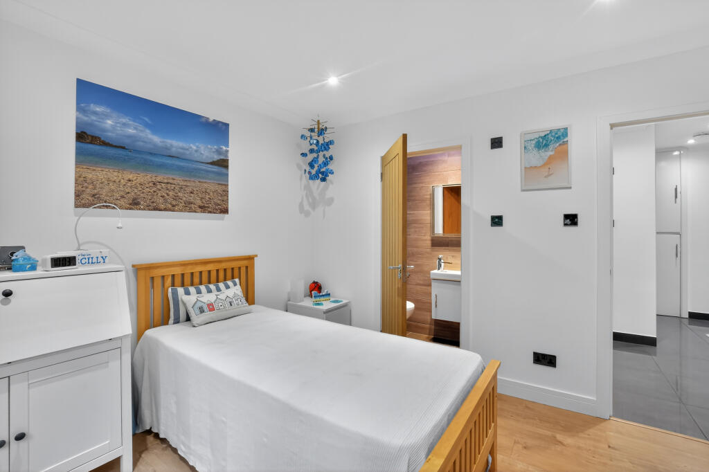 House in Broadstone, Bournemouth, Christchurch and Poole - View 5