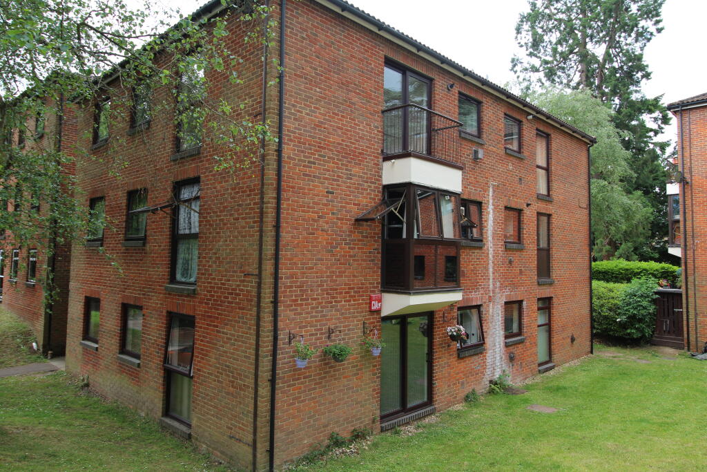 Main image of property: Hillcrest, Upper Weybourne Lane, Farnham, Surrey, GU9