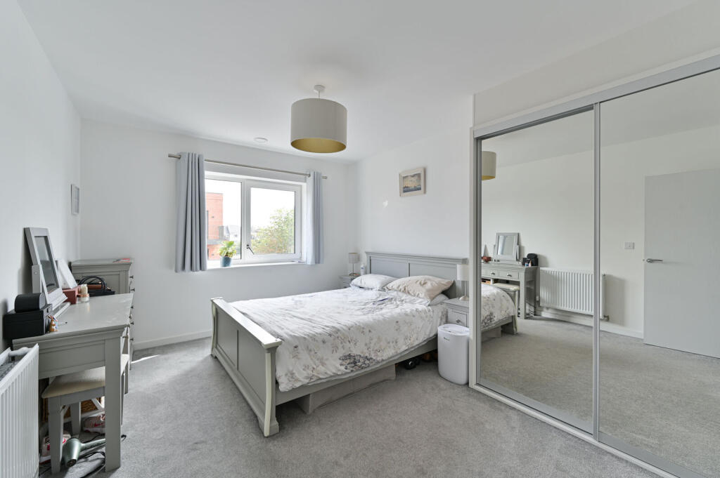 Apartment in London - More