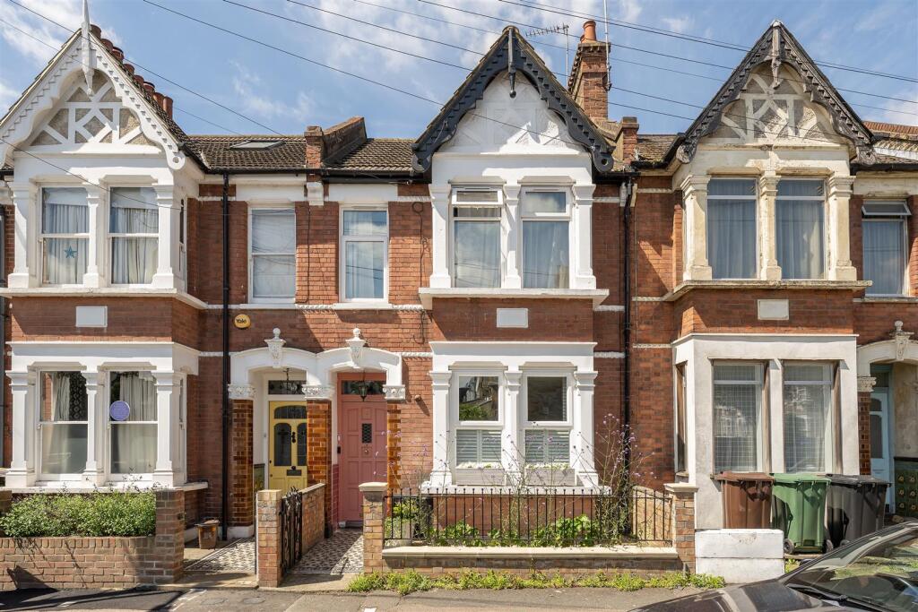 2-bed flat on Sylvan Road, Walthamstow, £535,000