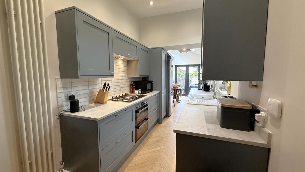 House in Birmingham, Cotteridge - More