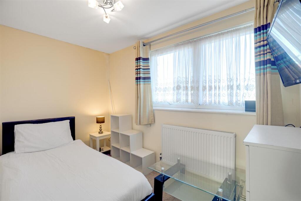 House in London, Custom House, Silvertown - View 5