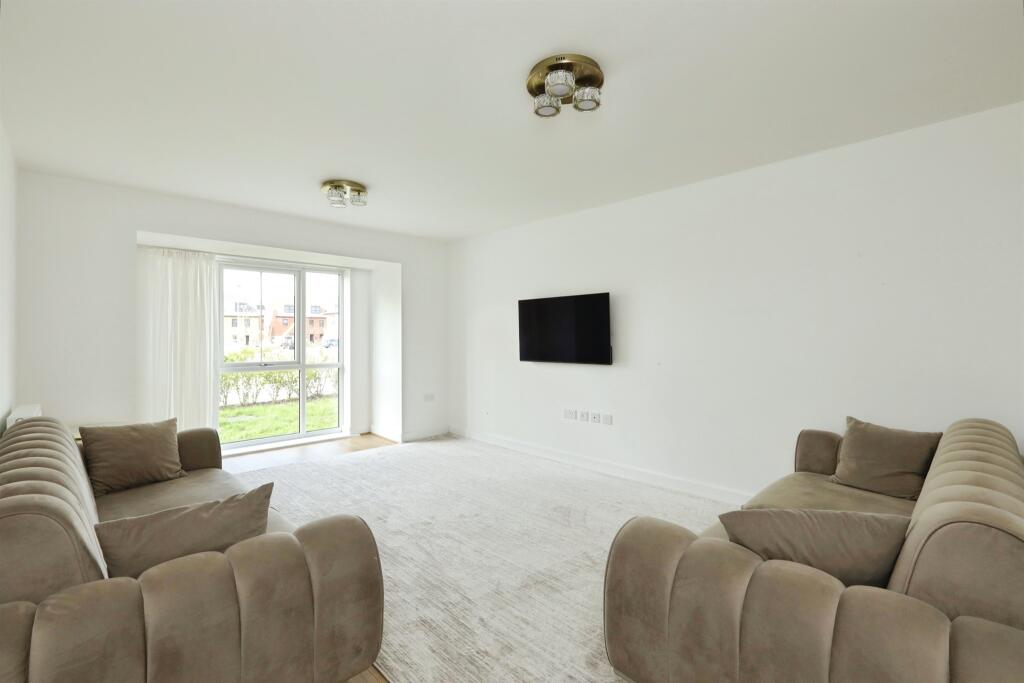 House in Rotherham, Wales - View 4