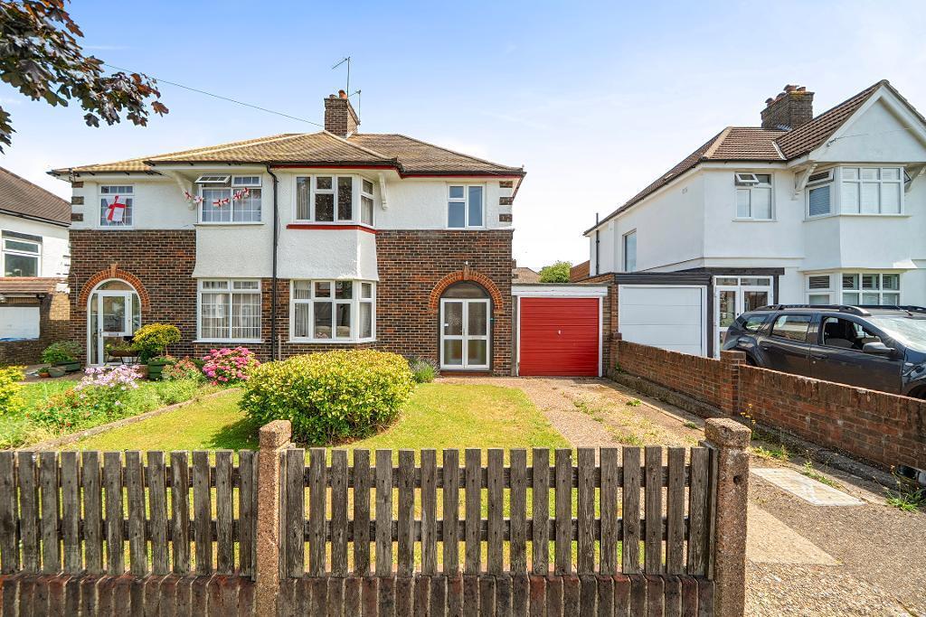 Main image of property: Ellesmere Drive, Sanderstead, South Croydon, CR2 9EH