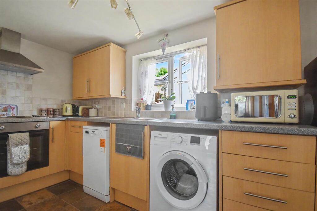 NN17, High Street, Gretton, Corby - View 5