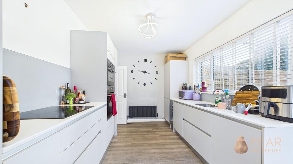 Apartment in Brighton - View 3