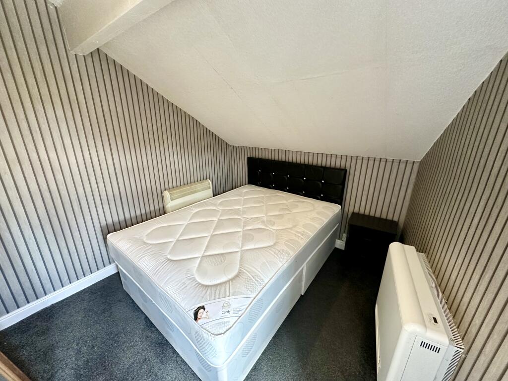 Main image of property: Temple Crescent, LS11