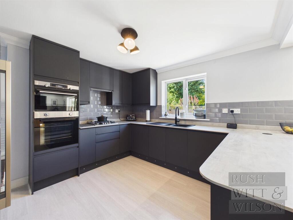 House in Ashford, Woodchurch - More