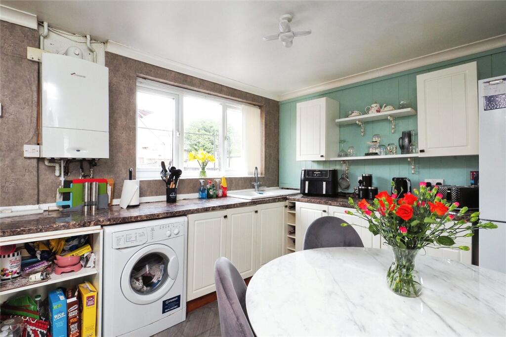 House in Nottingham, Clifton - More