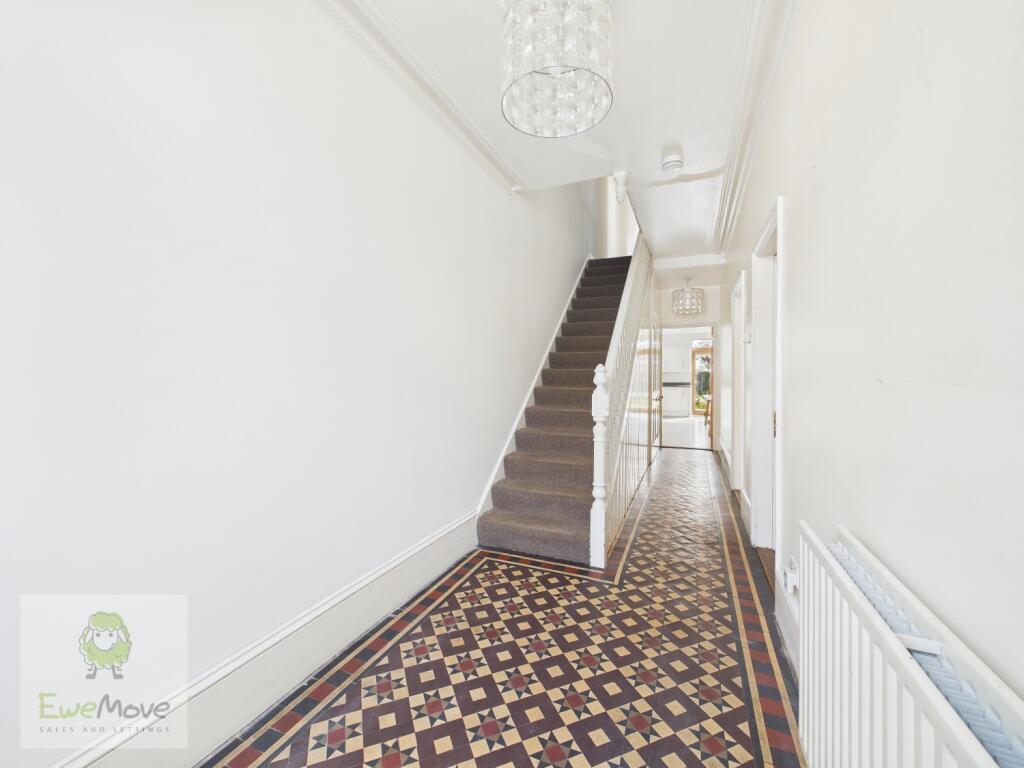 House in Gillingham, Medway - View 3
