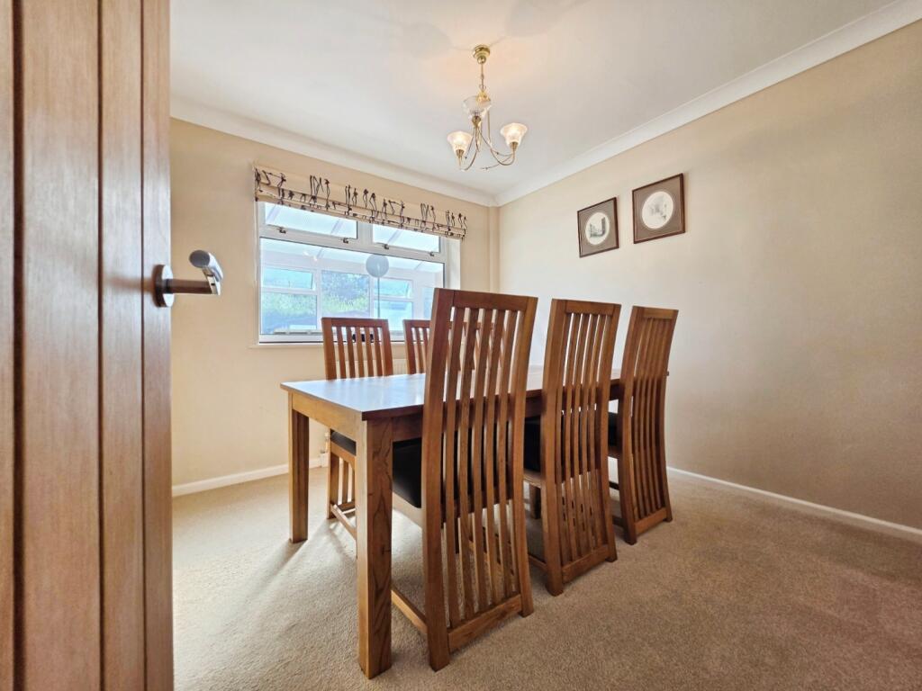 House in Staffordshire Moorlands, Gillow Heath, Biddulph - More