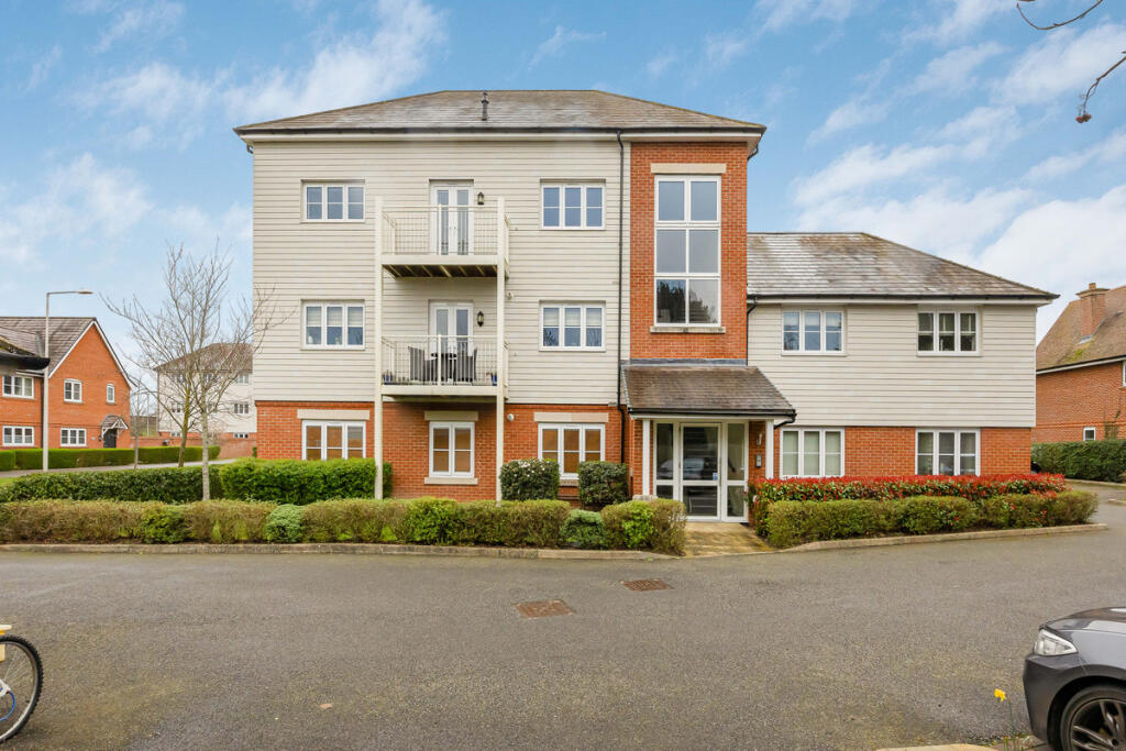 Main image of property: Fairfield Place, Wokingham , RG40