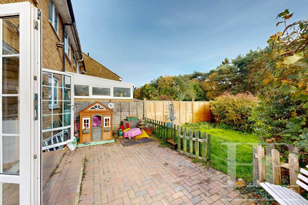 House in Crawley, Worth - View 4