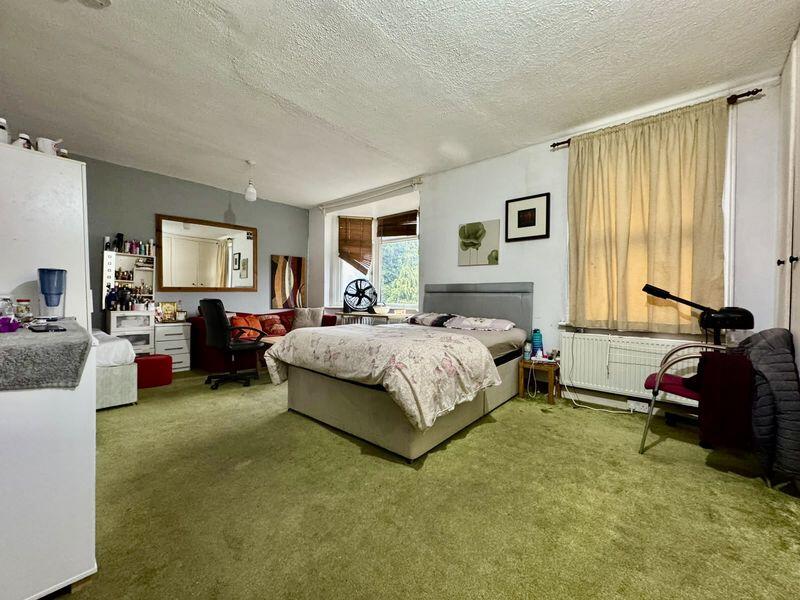 House in Luton - More