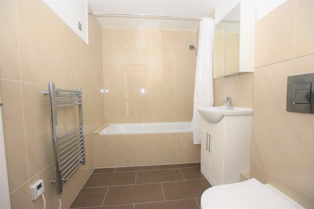 Apartment in Hinckley and Bosworth, Leicestershire - View 5