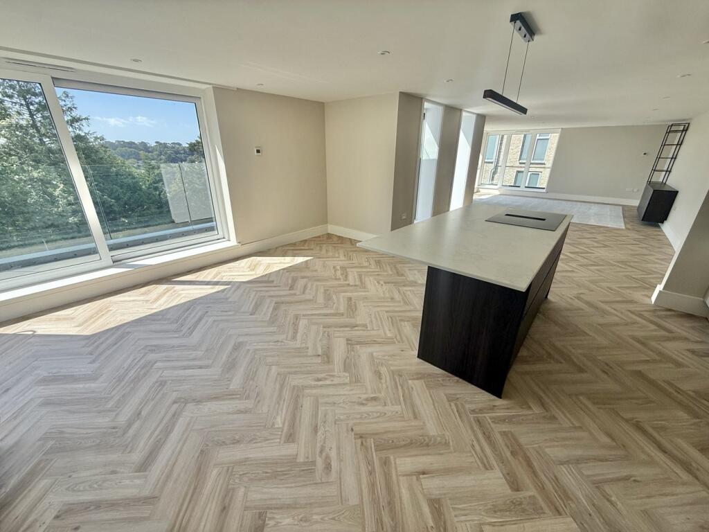 Apartment in Poole, Lower Parkstone - View 4