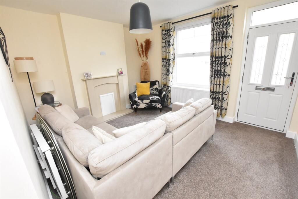 House in Swadlincote, Church Gresley - View 5