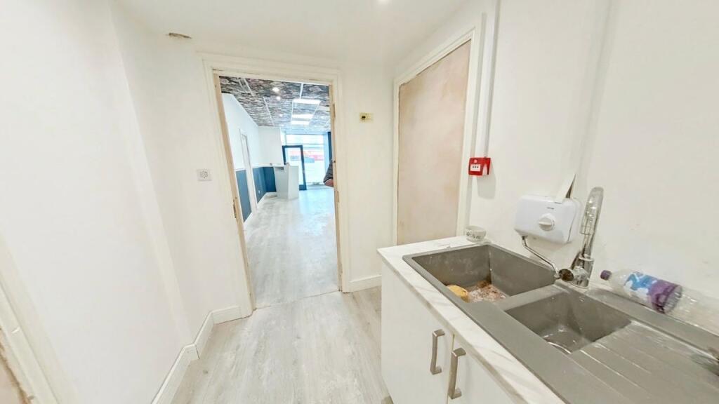 Unit 1, 21 Lucius Street, Torquay, Devon, TQ2 5UW photo 4