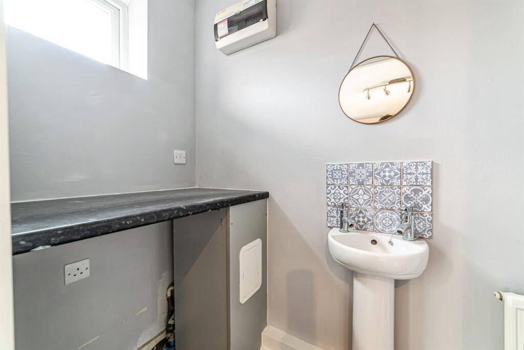House in Basingstoke and Deane, Popley - View 5