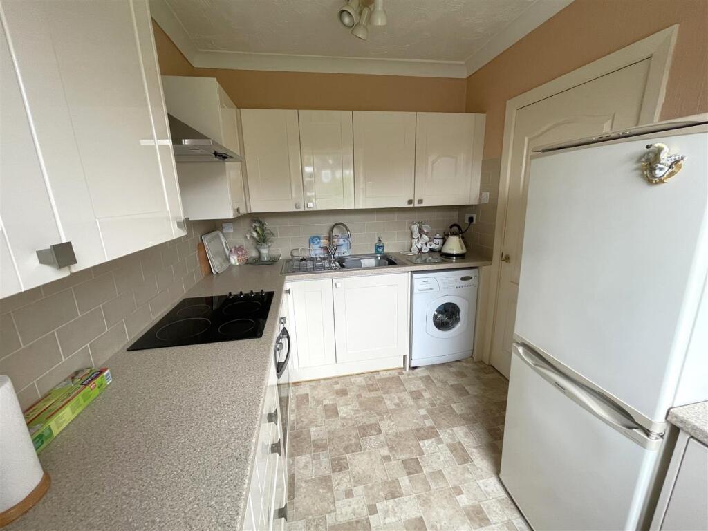 Albany Court, Urmston, Manchester, M41 photo 4