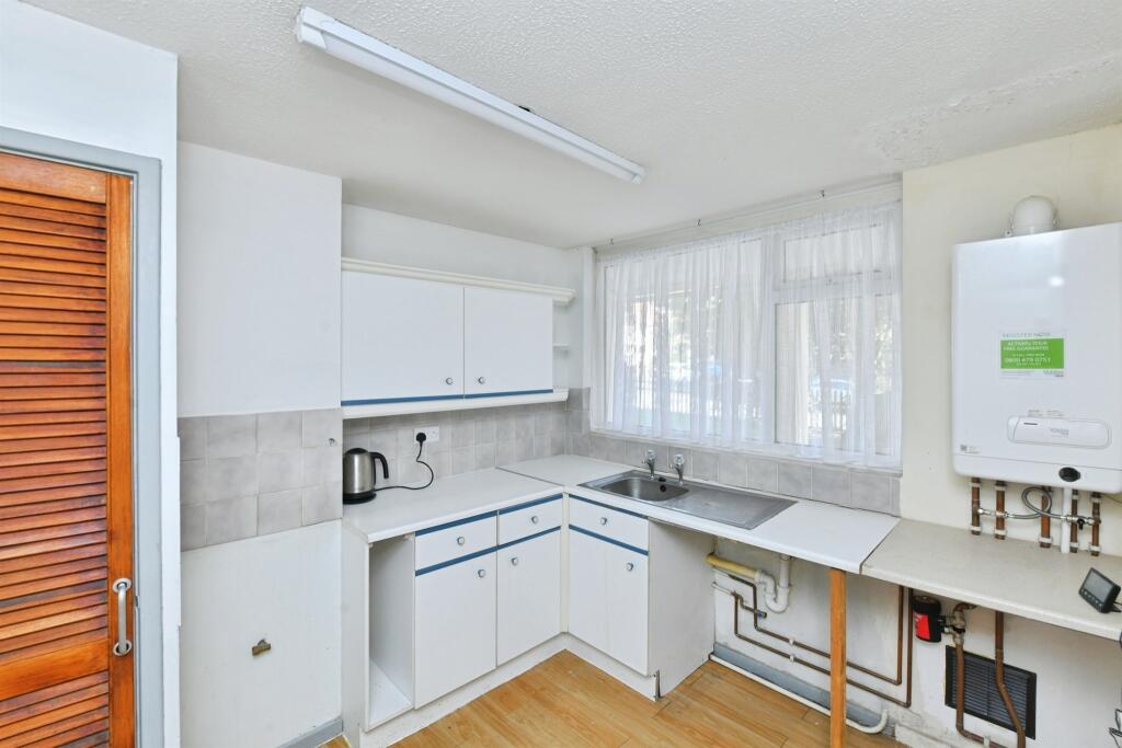 Apartment in Plymouth, Devonport - View 5