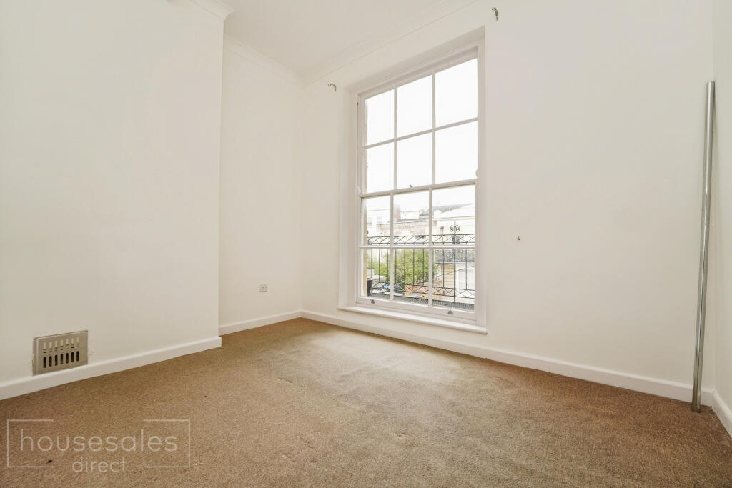 Apartment in Gloucester - More
