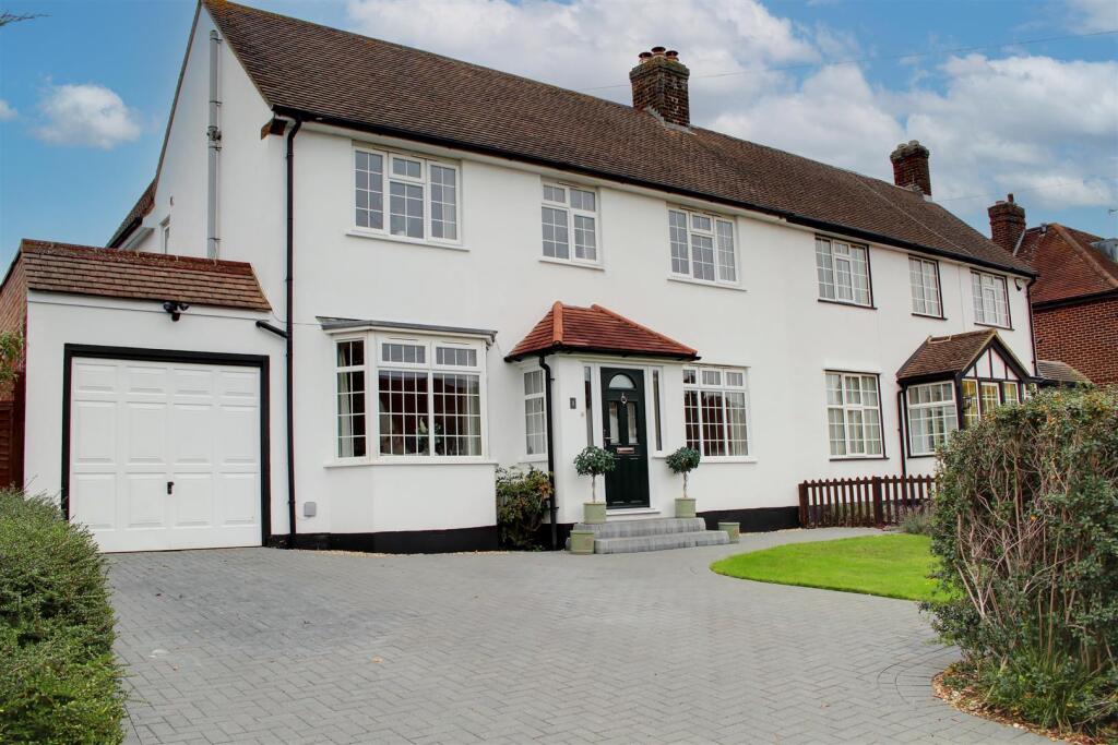 Moffats Lane, Brookmans Park