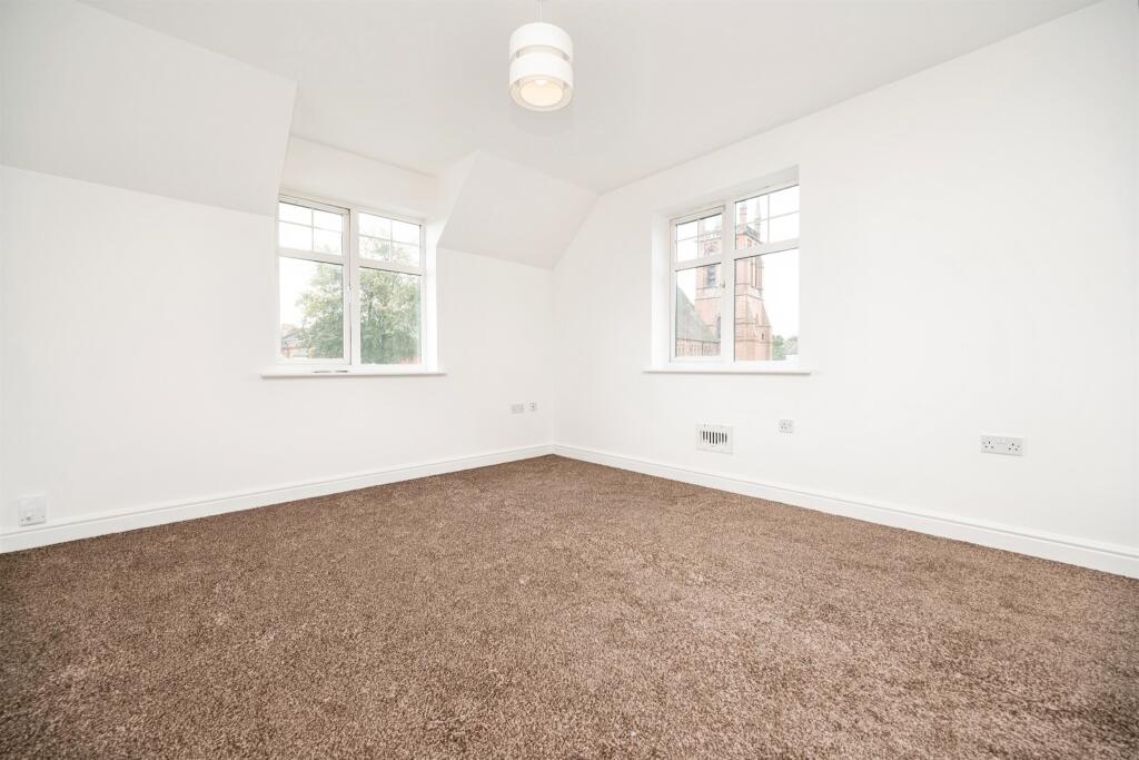 Apartment in Dudley - View 5
