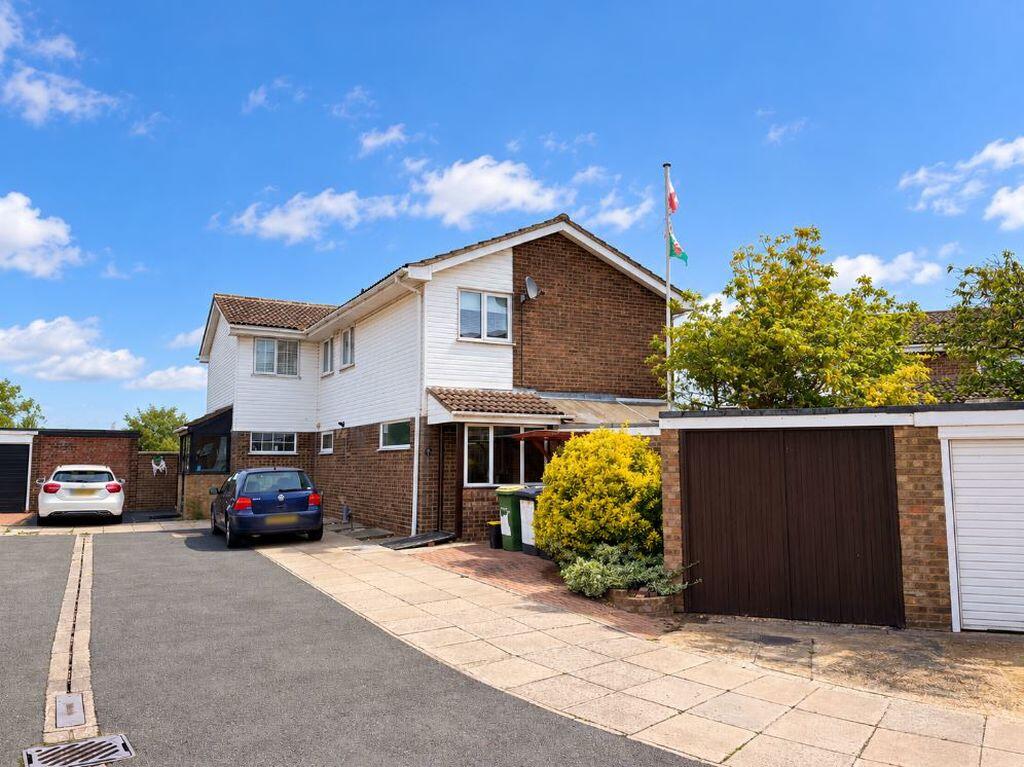 Main image of property: Beach Court, Southend-On-Sea, SS3