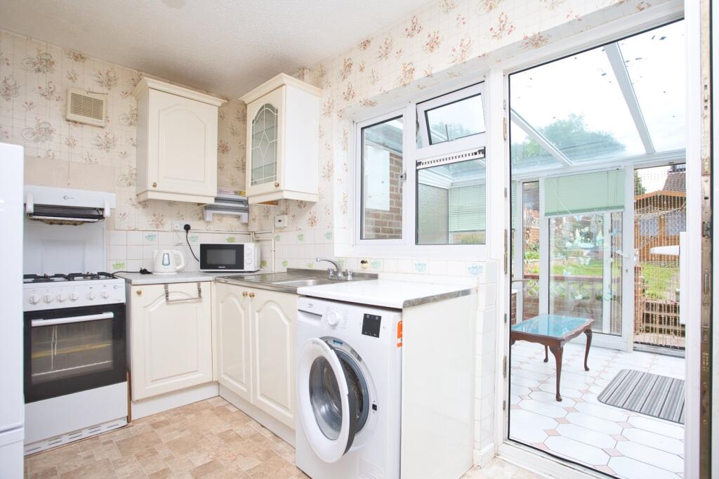 Dallas Brett Crescent, Folkestone, Kent, CT19 photo 3