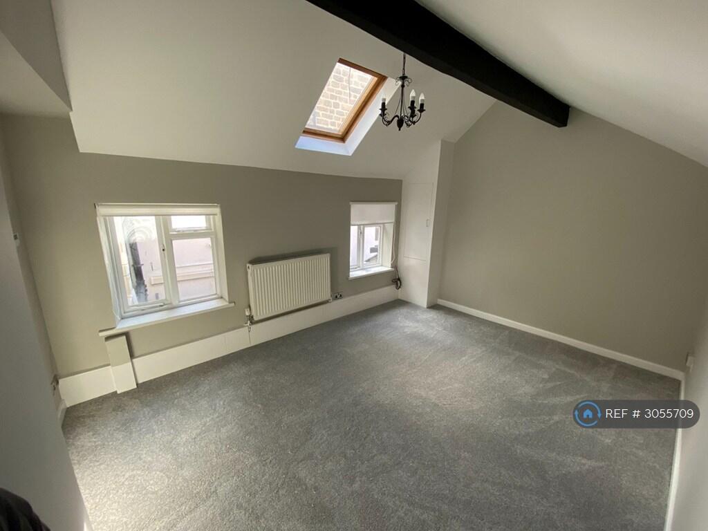 Apartment in Leeds - View 5