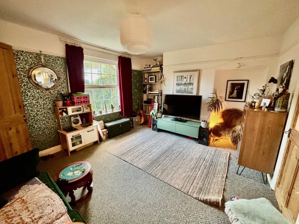 Beaufort Crescent, St Leonards on Sea, TN37 photo 2