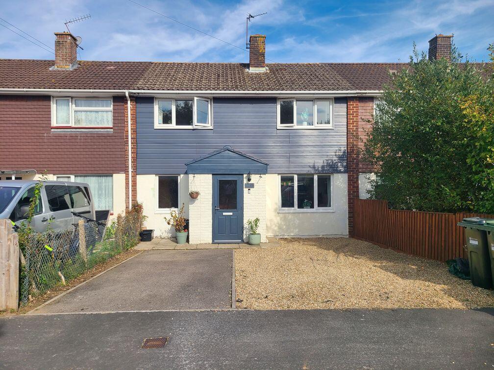 3-bed terraced on Laburnum Crescent, Hythe, SO45 3PL, £270,000