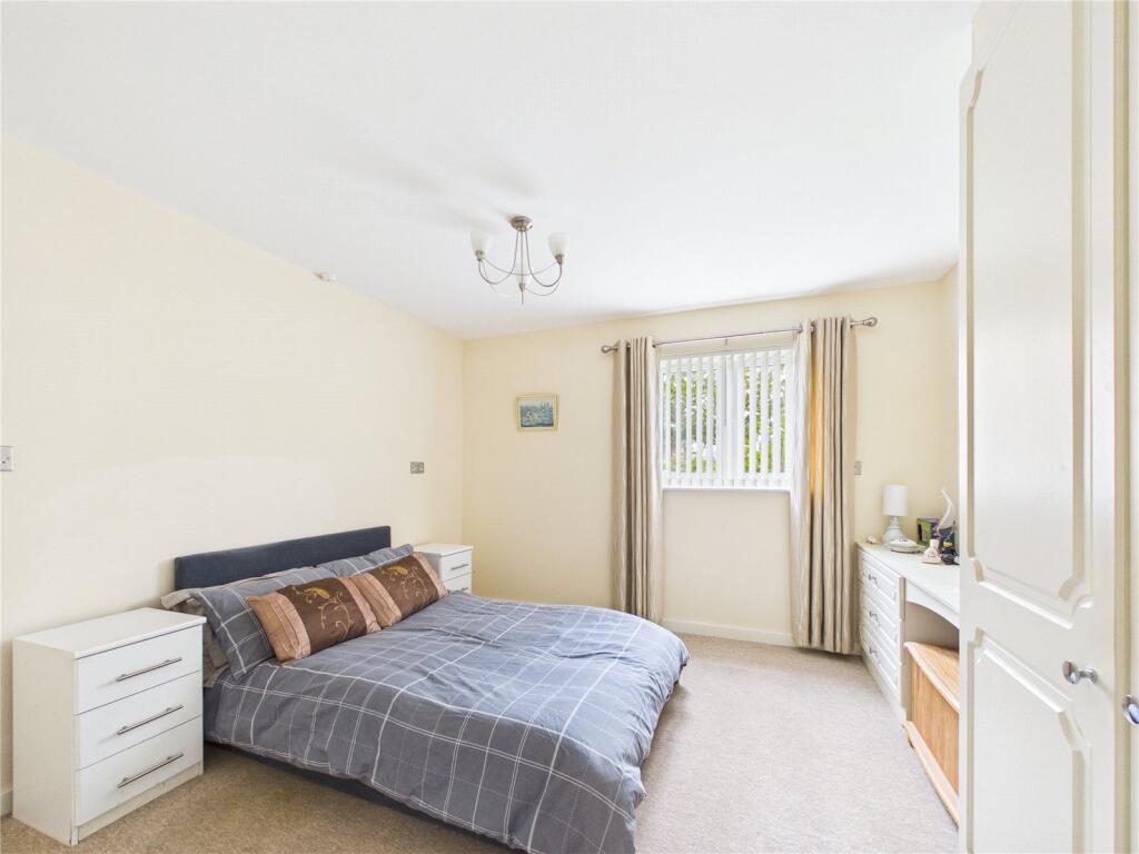 Apartment in Bristol, Oldland - More