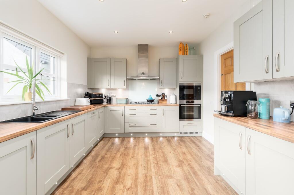 House in East Calder, Calderwood - View 2