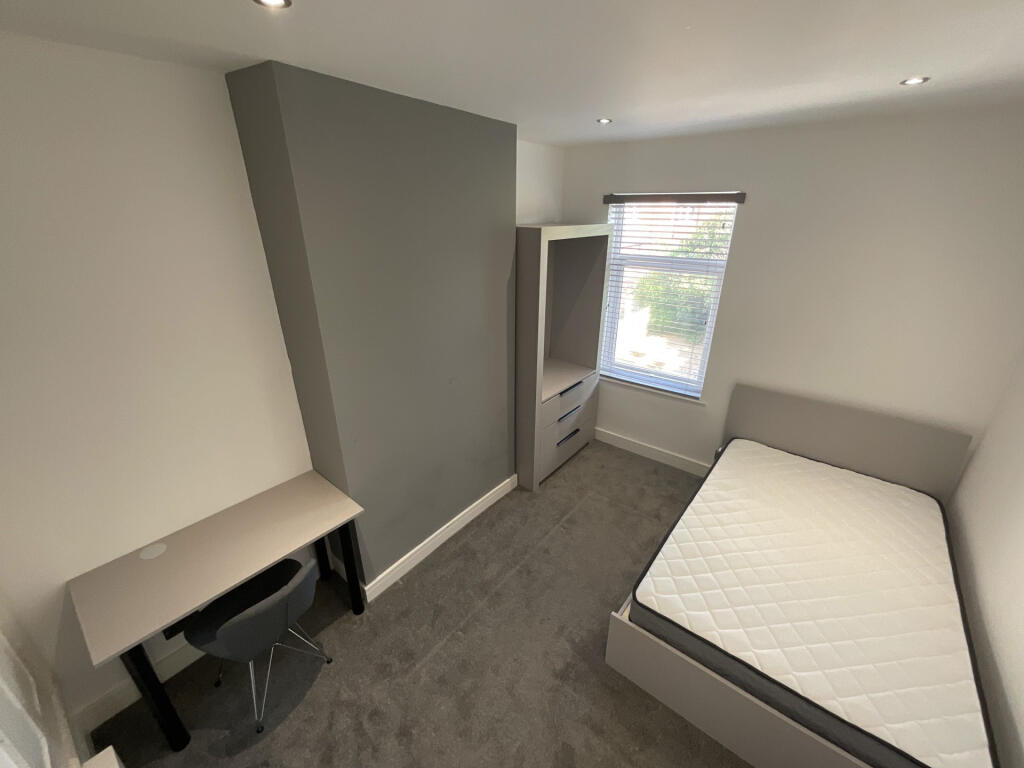 House in Charnwood, Shelthorpe - More