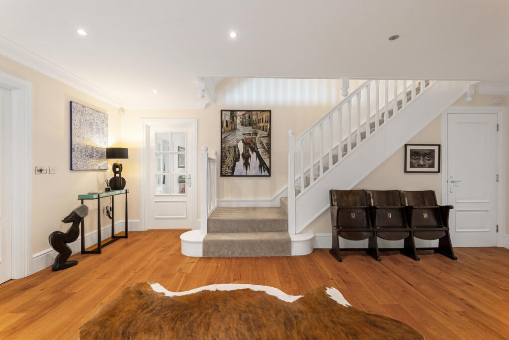 Gregories Road, Beaconsfield, HP9 - View 6