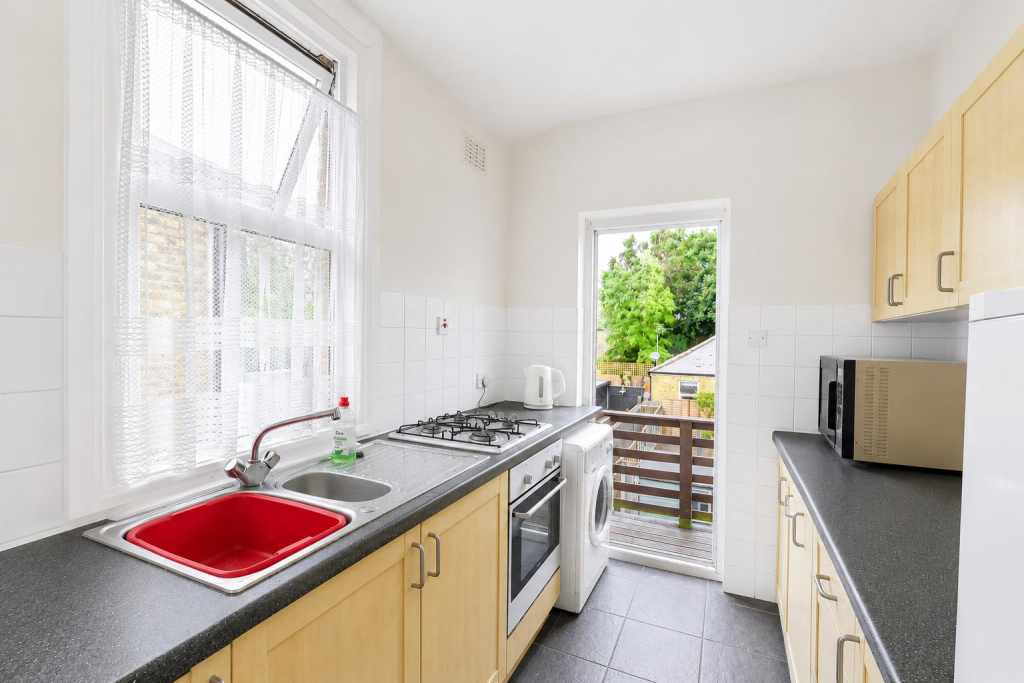 Apartment in London, East Sheen - View 3
