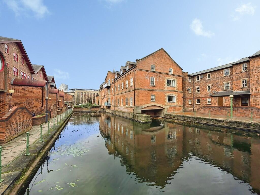 Main image of property: Flyboat House, Navigation Walk