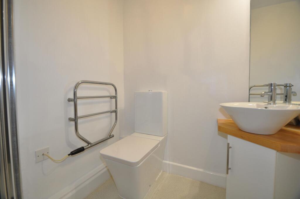 Apartment in Truro - More