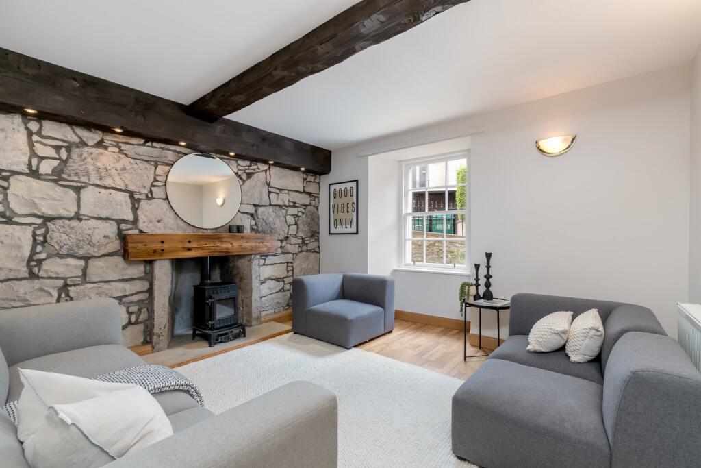 Main image of property: 8 (MD) Cumberland Street North West Lane, New Town, Edinburgh, EH3