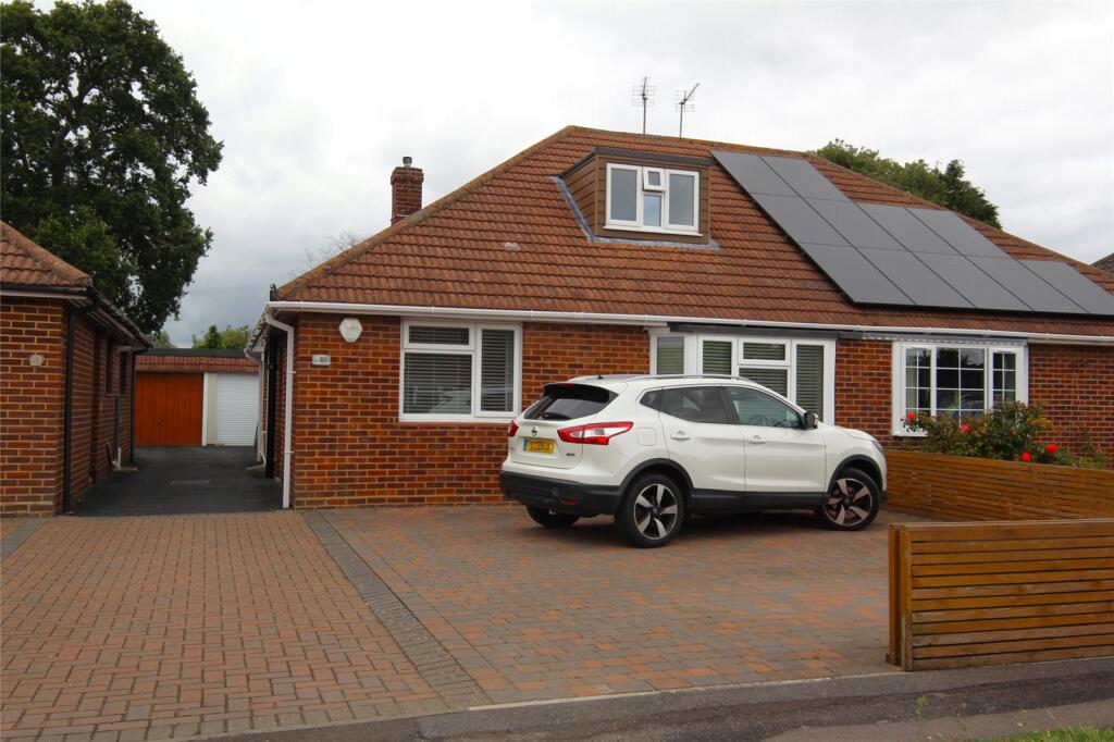 4-bed bungalow on Place House Close, Fareham, Hampshire, PO15, £435,000