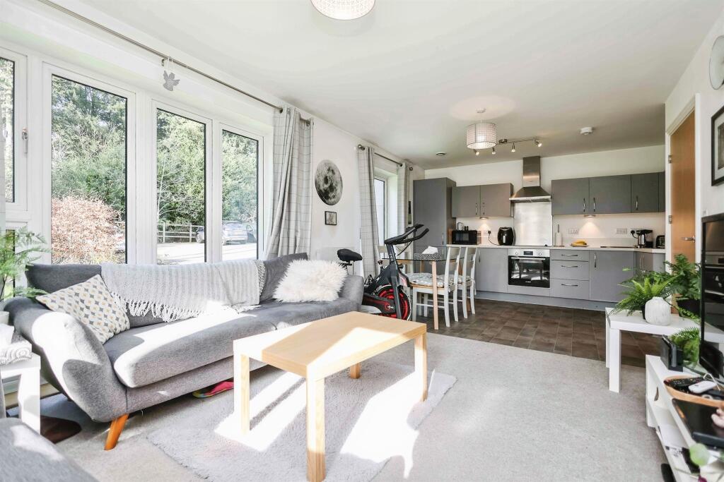 Main image of property: New House Farm Drive, Northfield, BIRMINGHAM