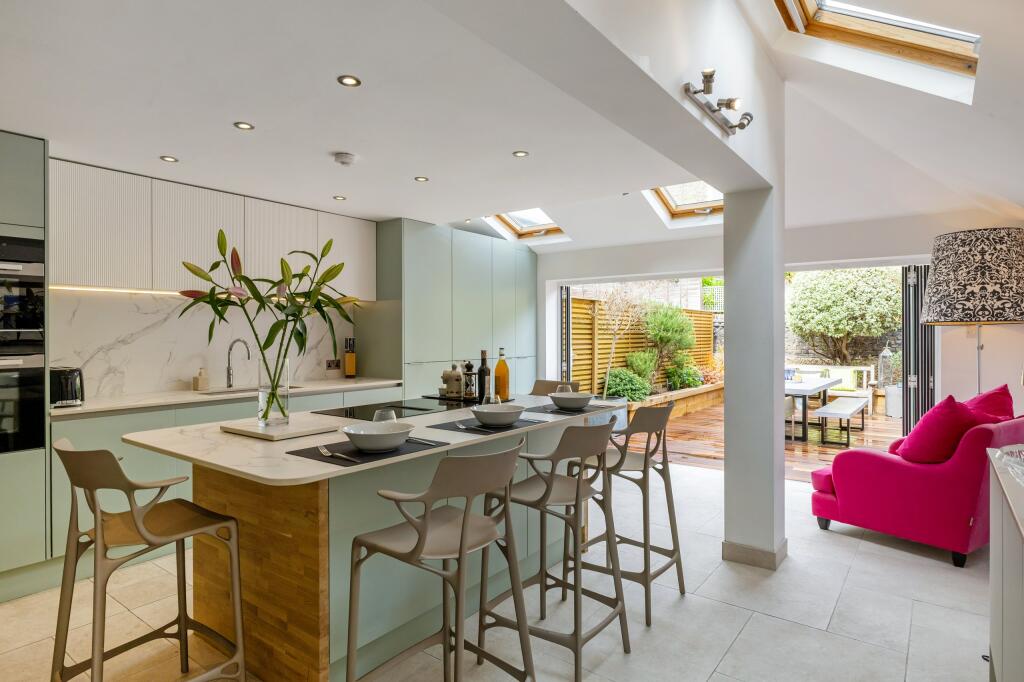 House in London - View 5