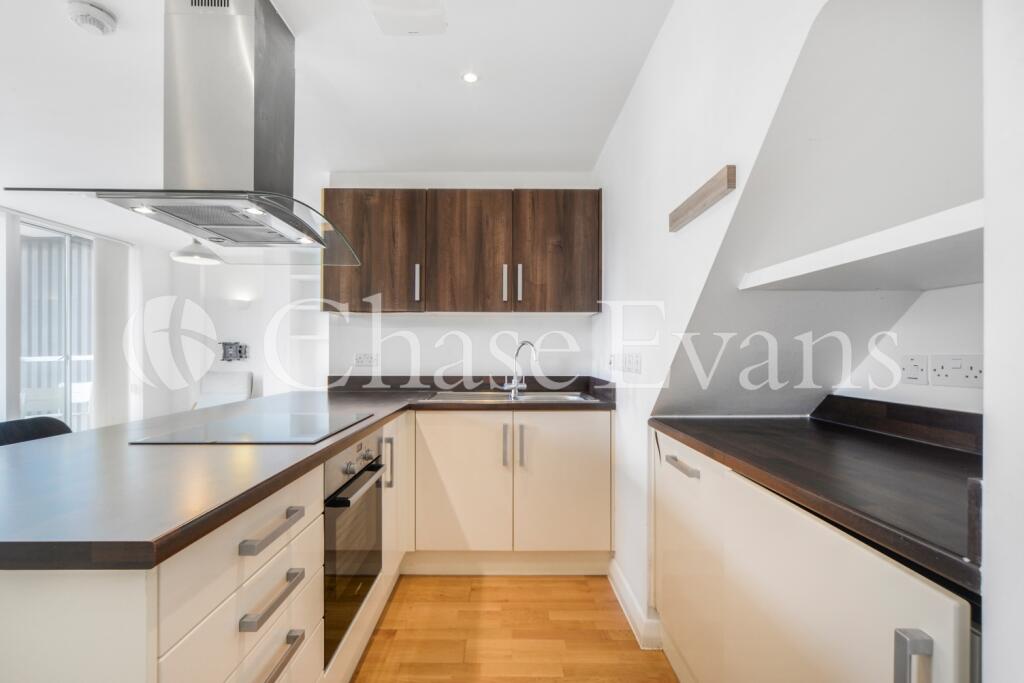 Apartment in London, Thomas Road Industrial Estate, Poplar - View 5