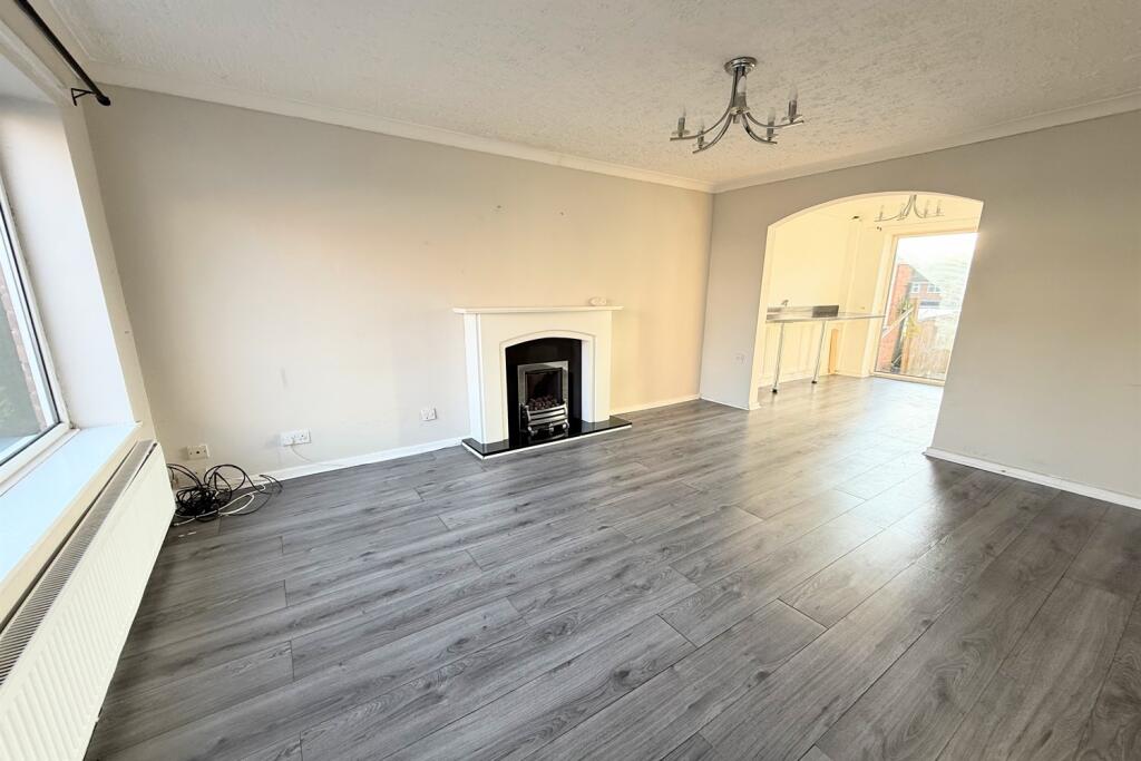 Azalea Grove, Beechwood, Runcorn, WA7 3HU photo 4