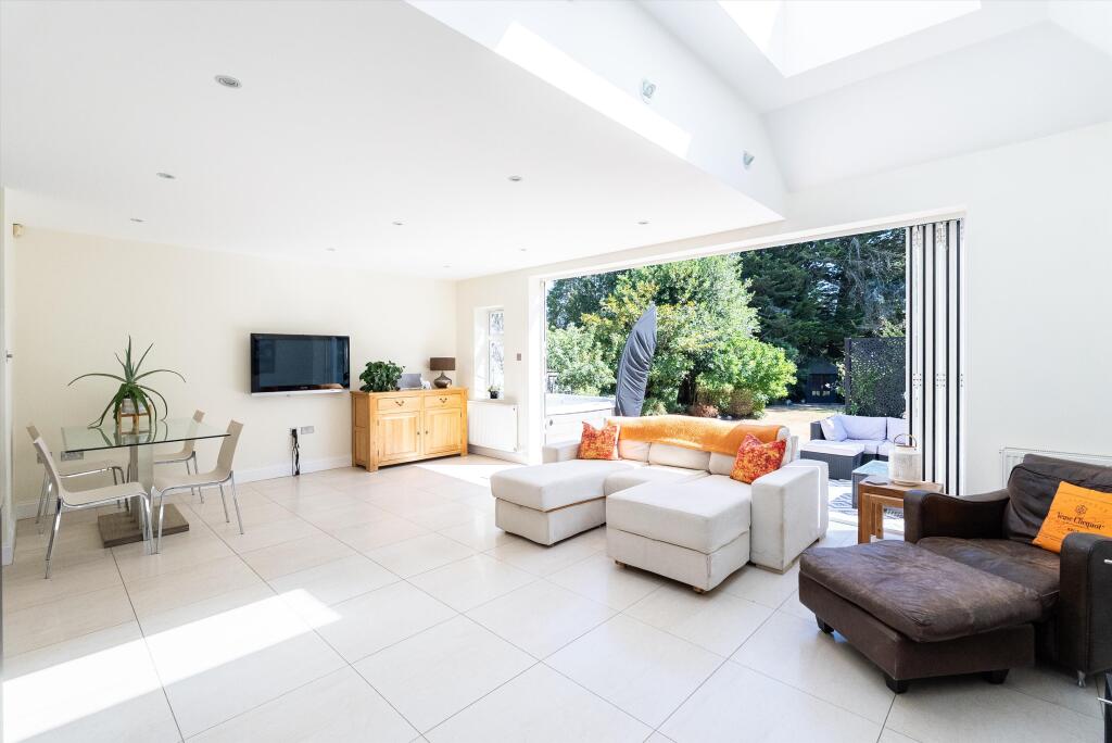 House in Cobham, Stoke D'Abernon - More