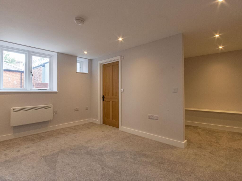 Apartment in Hart, Hartley Wintney - More
