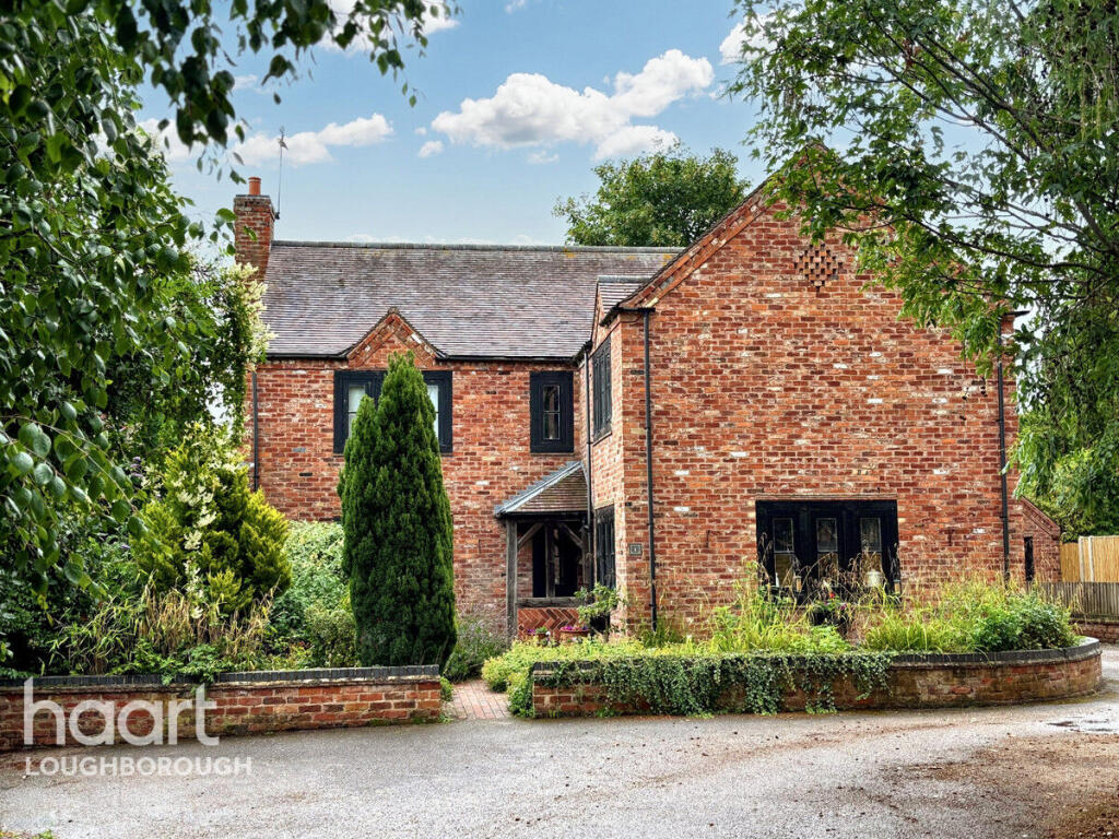 5-bed detached on Bramley Close, East Leake, £500,000