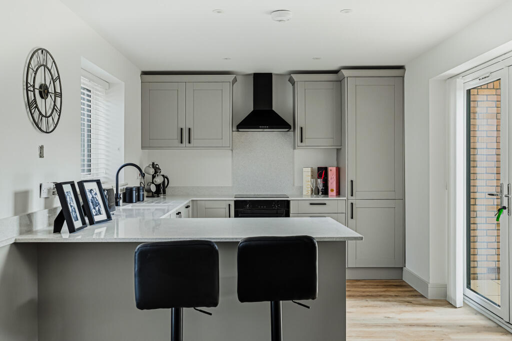 House in London, Becontree Heath - More